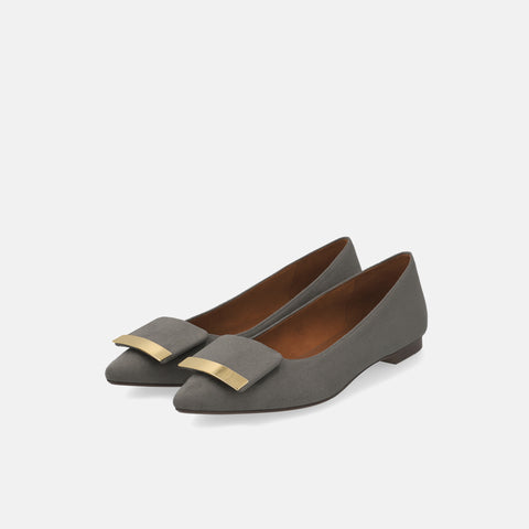 2025AW：アクセントバックル フラットシューズ（m17006）チャコールS/mamian（マミアン）